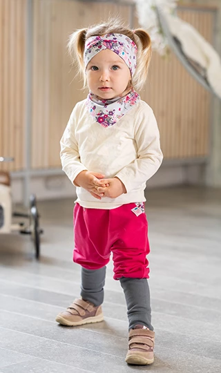 Fejpánt és buggyos nadrág