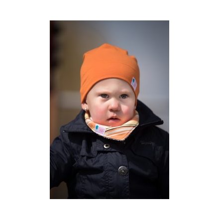 Narancs sapka és narancs-sárga-barna csíkos baba nyálkendõ szett Mini 38-42cm/0-1 év