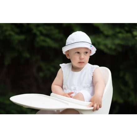 Fehér baby kalap sötétkék szegéllyel Mini 48 cm-es fejkör