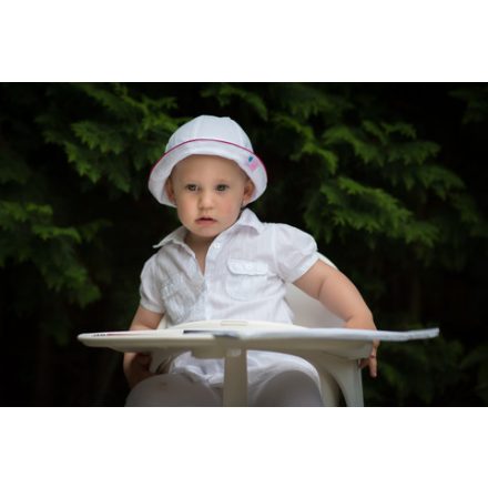 Fehér baby kalap pink szegéllyel Mini 48 cm-es fejkör