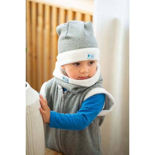 Bundás téli csomós sapka, flíz, sötétszürke-fehér