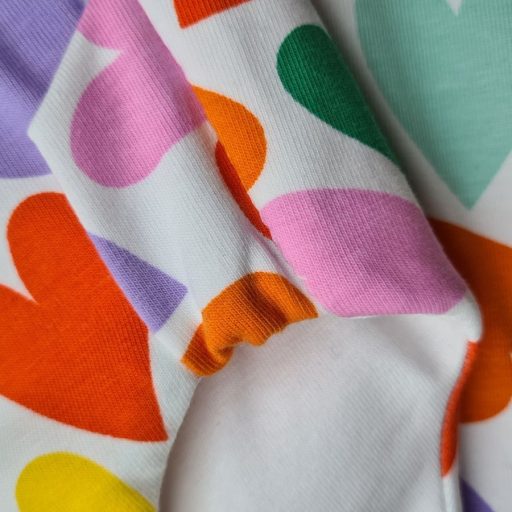 Kamáslis tipegő hálózsák, 2TOG, szívek, színes